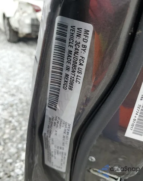 2022 Jeep Compass Latitude z USA, uszkodzony, nr VIN 3C4NJDBB5NT120699